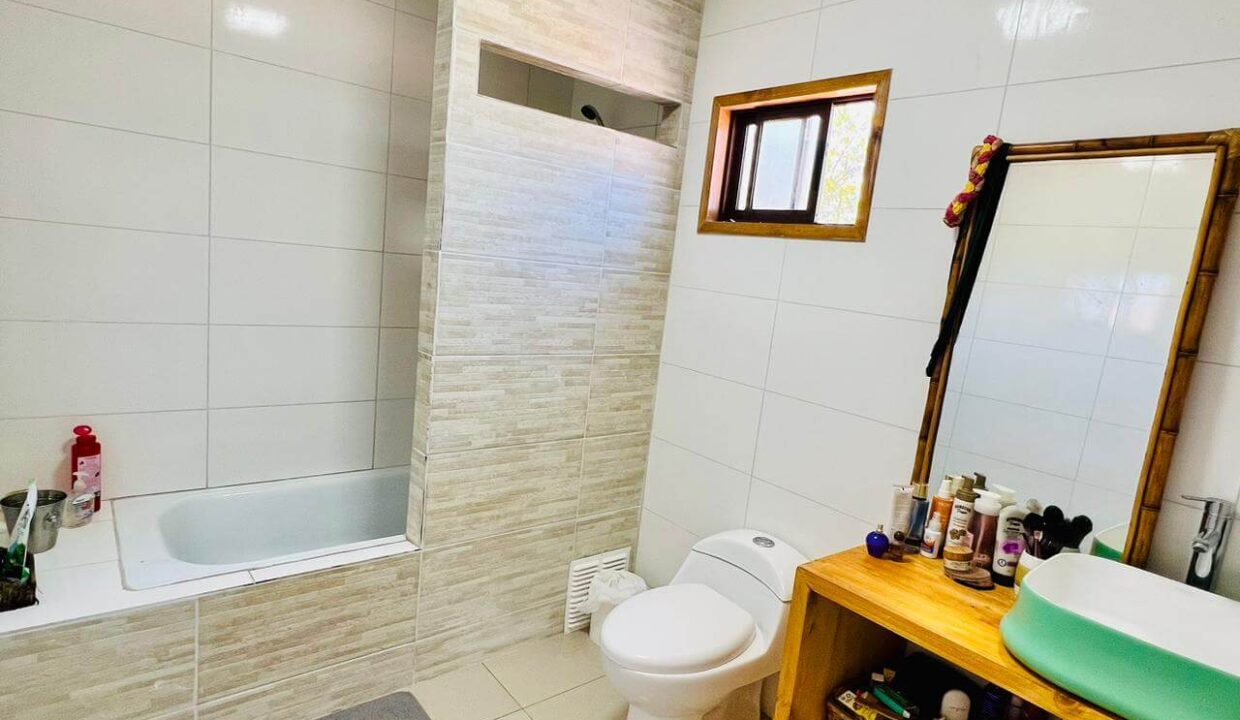 5fda00f2-a745-42d8-b2dd-b44bda87d429